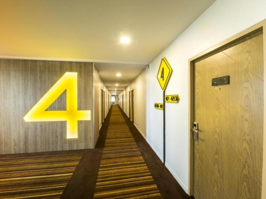 The Circle Hotel Buriram Buitenkant foto