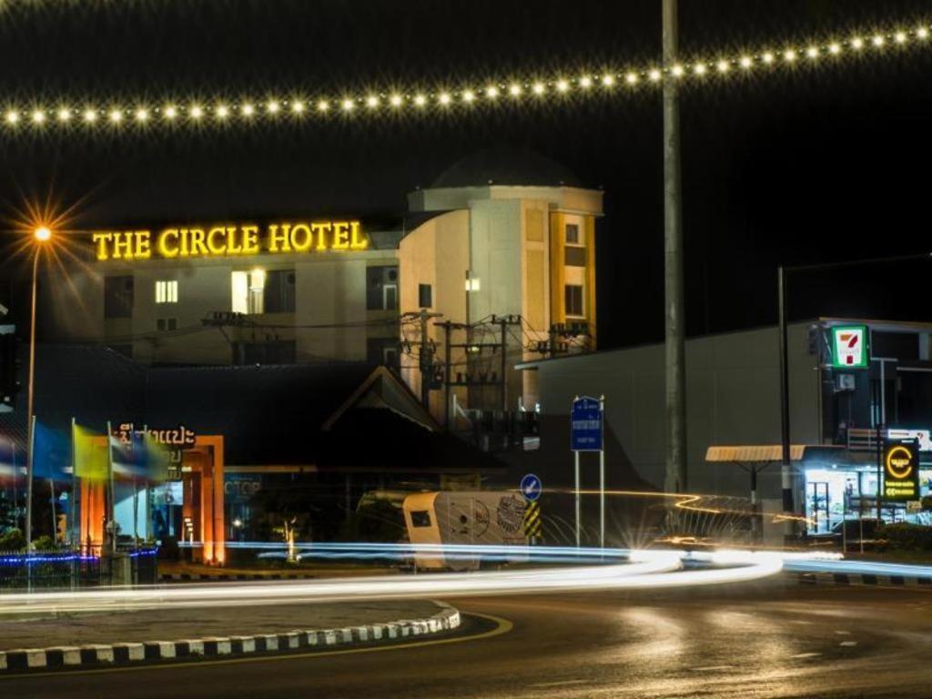 The Circle Hotel Buriram Buitenkant foto