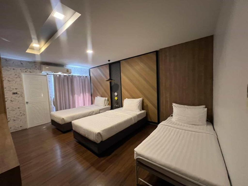 The Circle Hotel Buriram Buitenkant foto