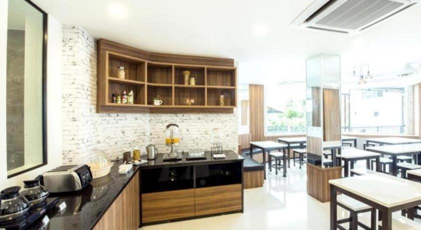 The Circle Hotel Buriram Buitenkant foto