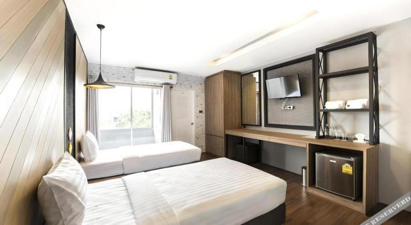The Circle Hotel Buriram Buitenkant foto