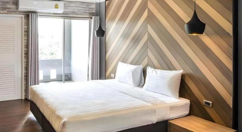 The Circle Hotel Buriram Buitenkant foto