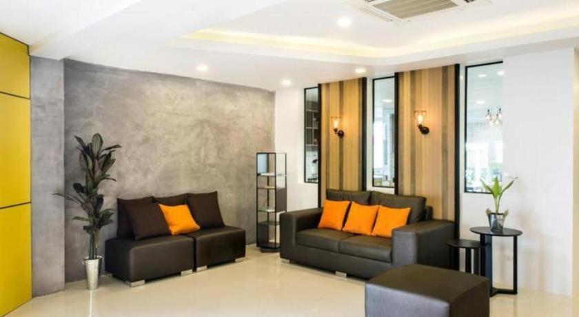 The Circle Hotel Buriram Buitenkant foto