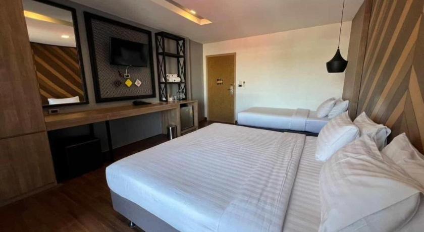 The Circle Hotel Buriram Buitenkant foto