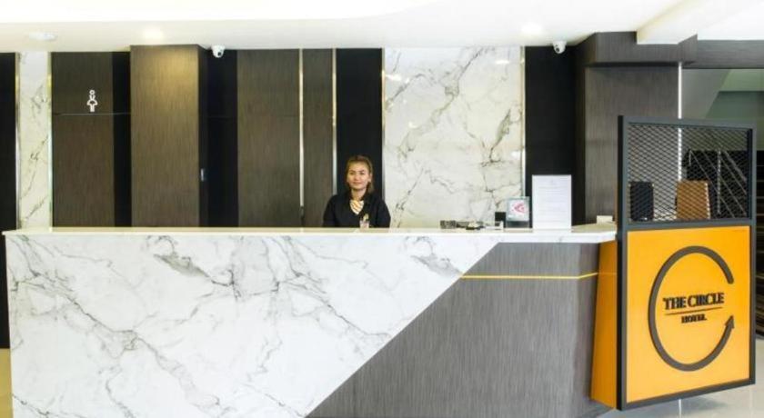 The Circle Hotel Buriram Buitenkant foto
